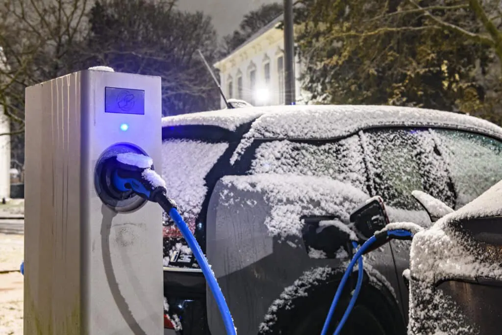 EV Maintenance in Winter - 9 Best Practices for EV Owners