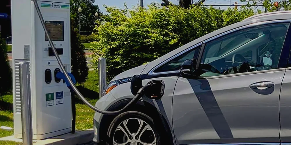 How to Charge Chevy Bolt: Chevy Bolt receiving a quick charge at a Level 3 DC fast charging station